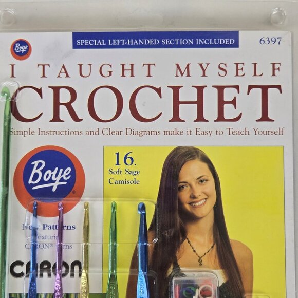 Boye "I Taught Myself Crochet" Kit with Book, Hooks, Bobbins Etc NWT Craft Gifts - Picture 2 of 8